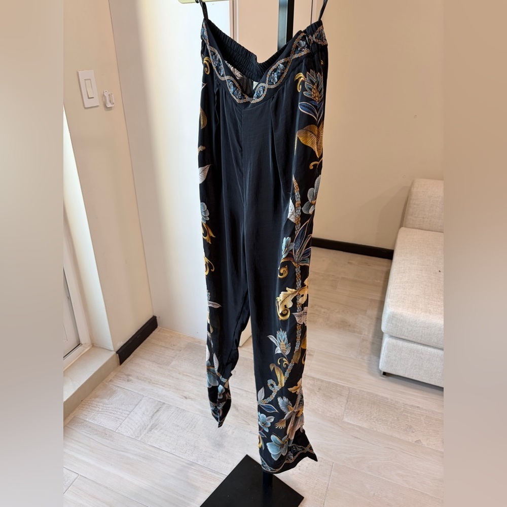 Farm Rio: Black Flowerful Garden Pajama
Pants DT - Picture 11 of 15